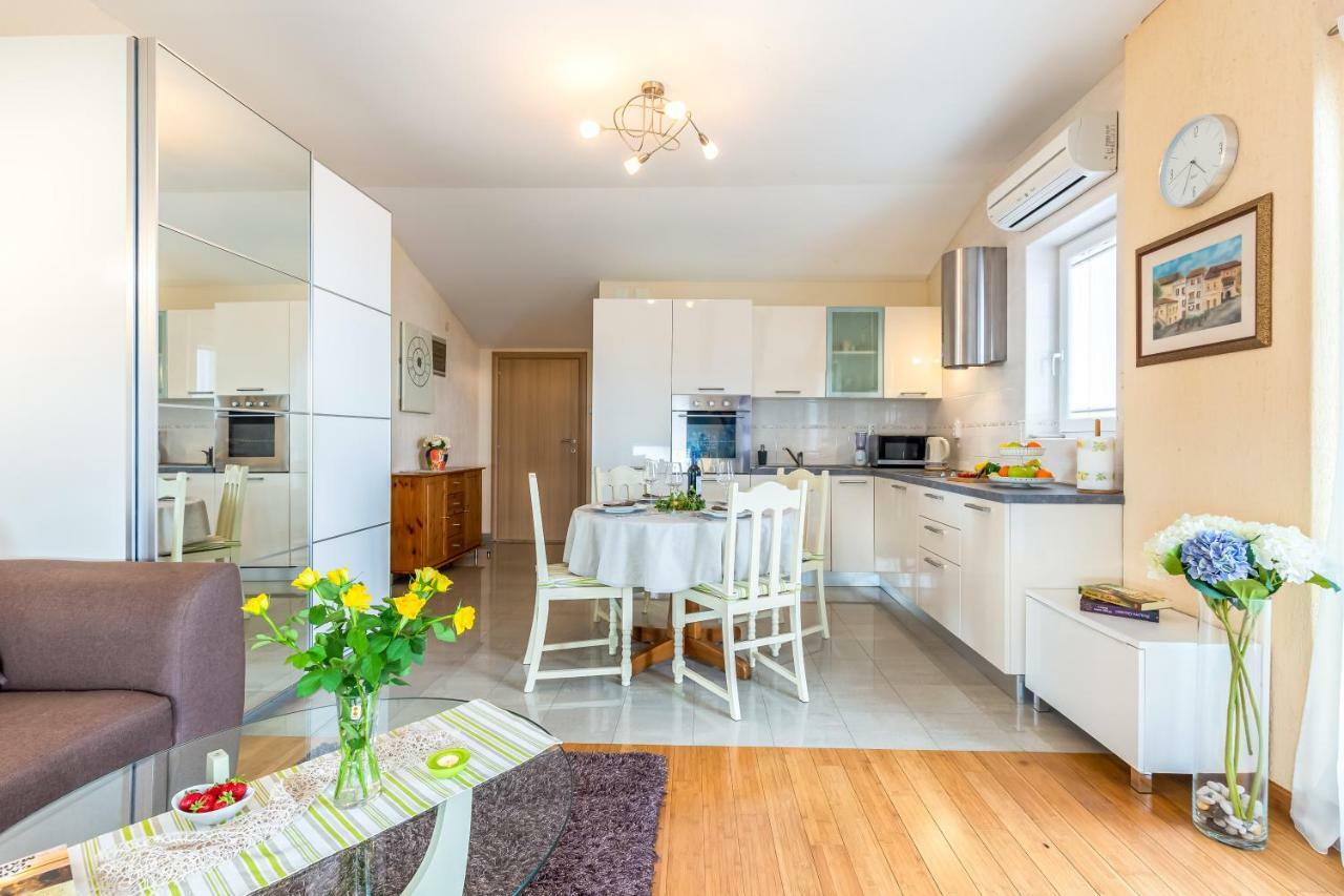 Korina Apartamento Kostrena Exterior foto